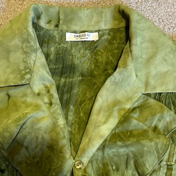 M Ruffle Blouse - Picture 4 of 9